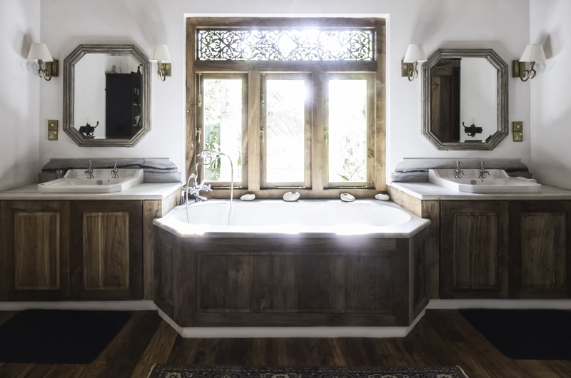 Meda Gedara Bathtub | Dickwella, Sri Lanka