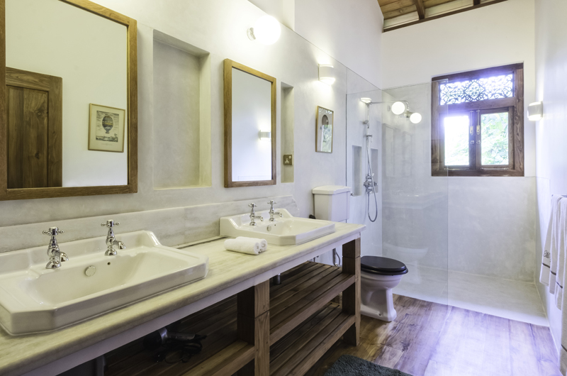 Meda Gedara His and Hers Bathroom | Dickwella, Sri Lanka