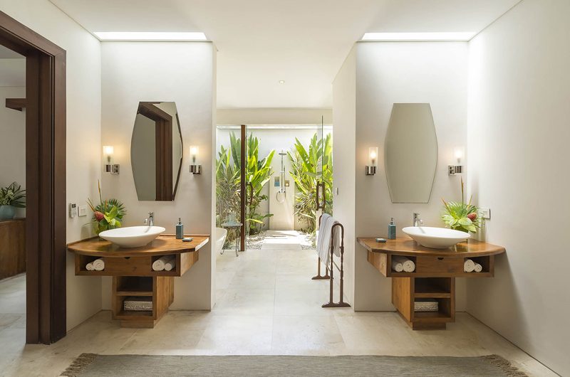 Lataliana Villa One En-suite Bathroom | Seminyak, Bali