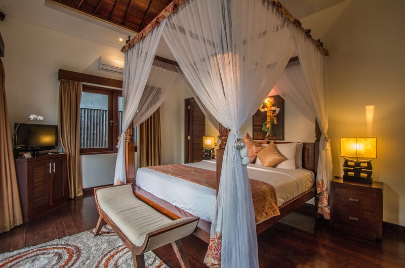 Villa Kalimaya Villa Kalimaya Three Bedroom with Table Lamps | Seminyak, Bali