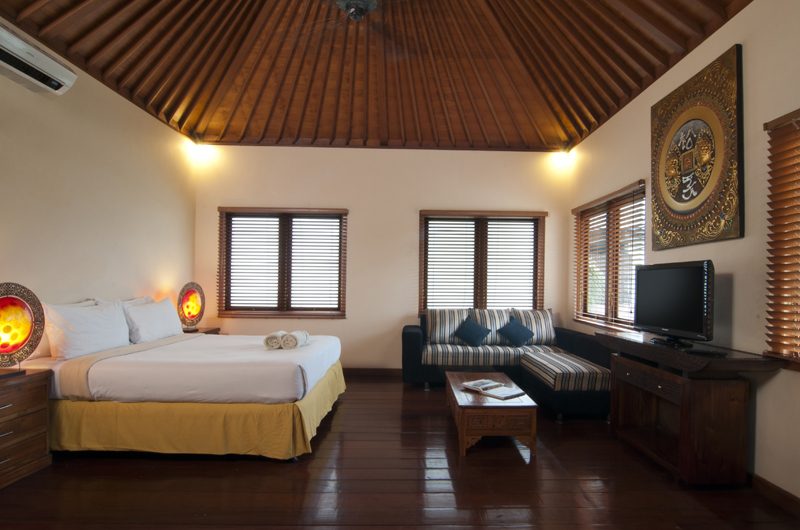 Villa Selasa Bedroom with Sofa | Seminyak, Bali