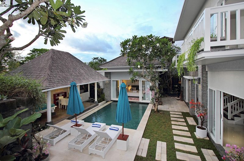 Villa Alun Sun Loungers | Batubelig, Bali
