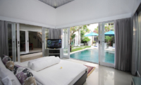 Villa Alun Bedroom with Pool View | Batubelig, Bali