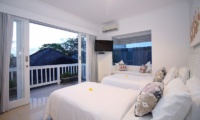 Villa Alun Bedroom with Twin Beds | Batubelig, Bali