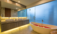 Villa Roemah Natamar Romantic Bathtub Set Up | Canggu, Bali
