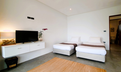 Villa Thansamaay Twin Bedroom with TV | Laem Sor, Koh Samui