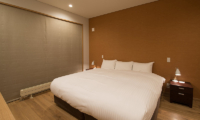 Kazahana Bedroom with Table Lamps | Hirafu, Niseko