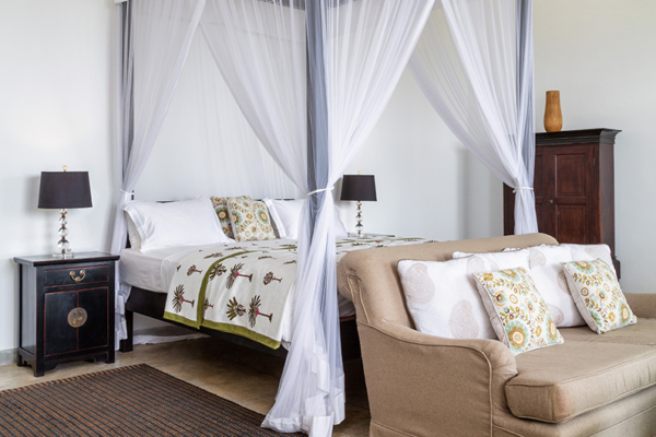 Tanamera Estate Bedroom with Side Lamps | Talpe, Sri Lanka