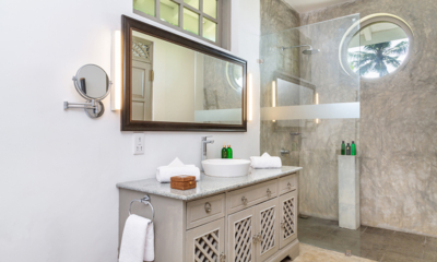 Tanamera Estate Bathroom with Shower | Talpe, Sri Lanka