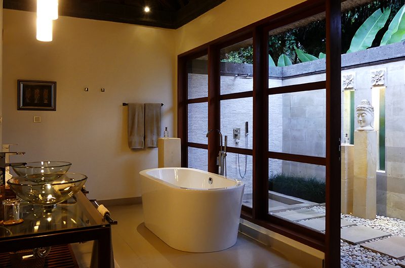 Villa Orchids Bathroom with Bathtub | Ubud, Bali