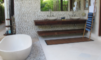 Villa Samudera Bathtub | Nusa Lembongan, Bali