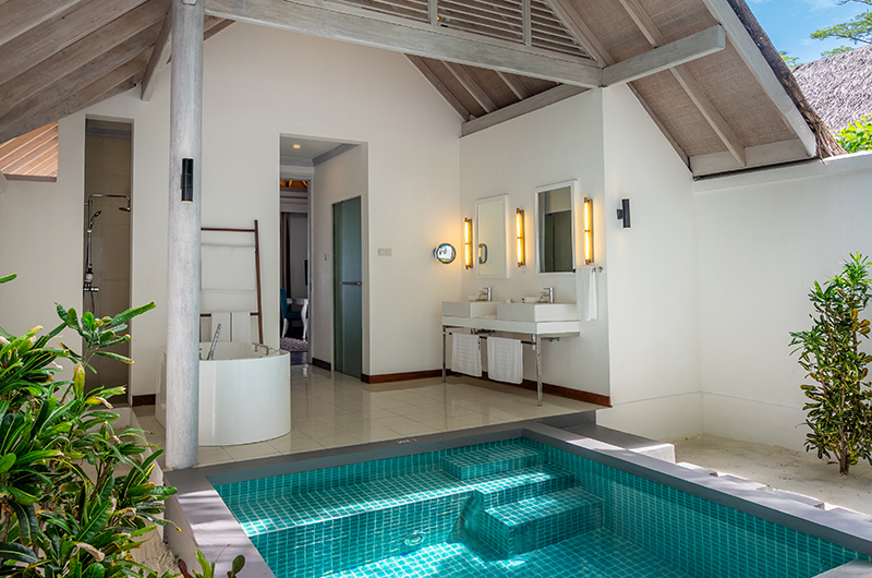 Amaya Kuda Rah Beach Villa Bathroom with Jacuzzi | South Ari Atoll, Maldives