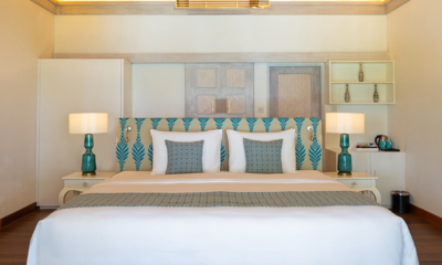 Amaya Kuda Rah Family Duplex Bedroom with Side Lamps | South Ari Atoll, Maldives