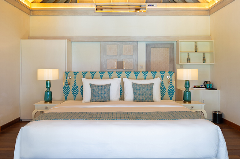 Amaya Kuda Rah Family Duplex Bedroom with Side Lamps | South Ari Atoll, Maldives