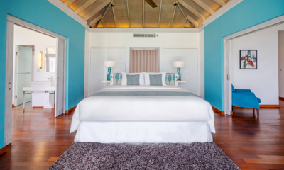 Amaya Kuda Rah Water Suite Bedroom | South Ari Atoll, Maldives