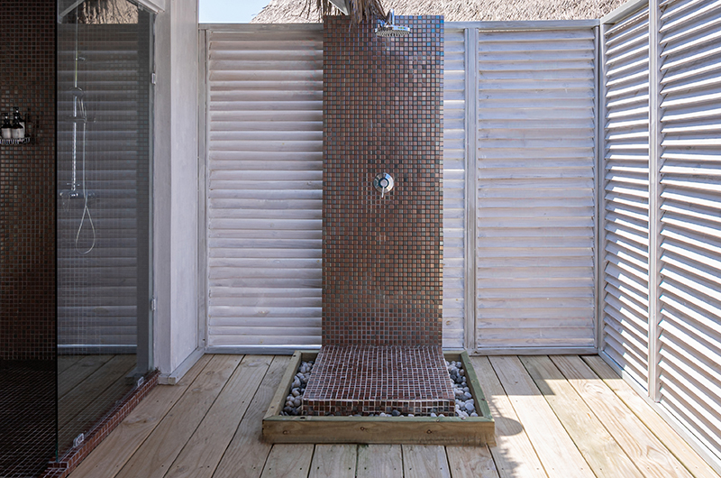 Amaya Kuda Rah Water Suite Bathroom with Shower | South Ari Atoll, Maldives