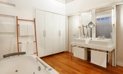 Amaya Kuda Rah Water Villa Bathroom | South Ari Atoll, Maldives