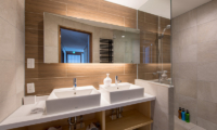 Moiwa Chalet Bathroom with Shower | Hirafu, Niseko