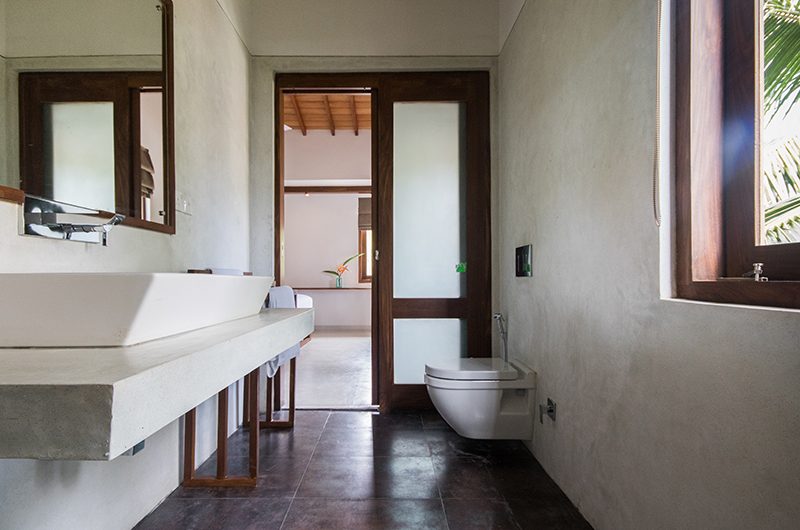 Skinny Beach House Bathroom | Talpe, Sri Lanka