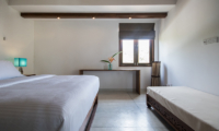 Skinny Beach House Bedroom with Seating | Talpe, Sri Lanka