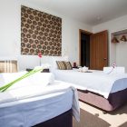 Itoku Twin Bedroom | Hirafu, Niseko