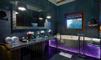Permata Ayung Garuda Wing Bathroom with Bathtub | Ubud, Bali