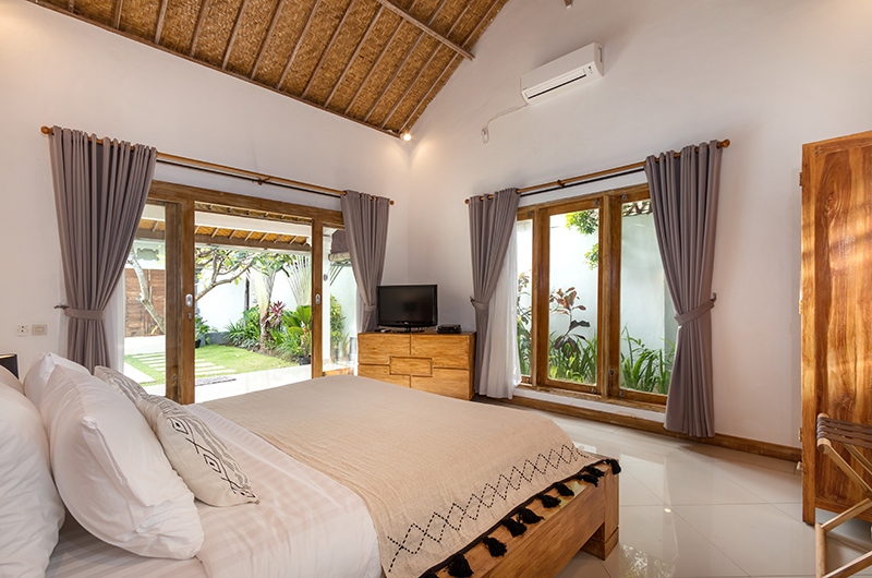 Villa Crystal Bedroom Three Side | Seminyak, Bali