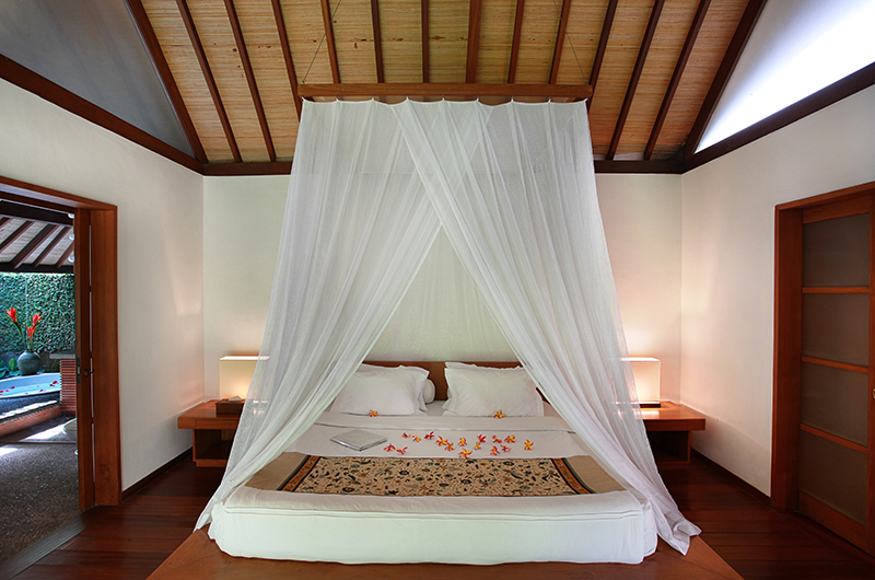 Villa Sin Sin Bedroom with Enclosed Bathroom | Kerobokan, Bali