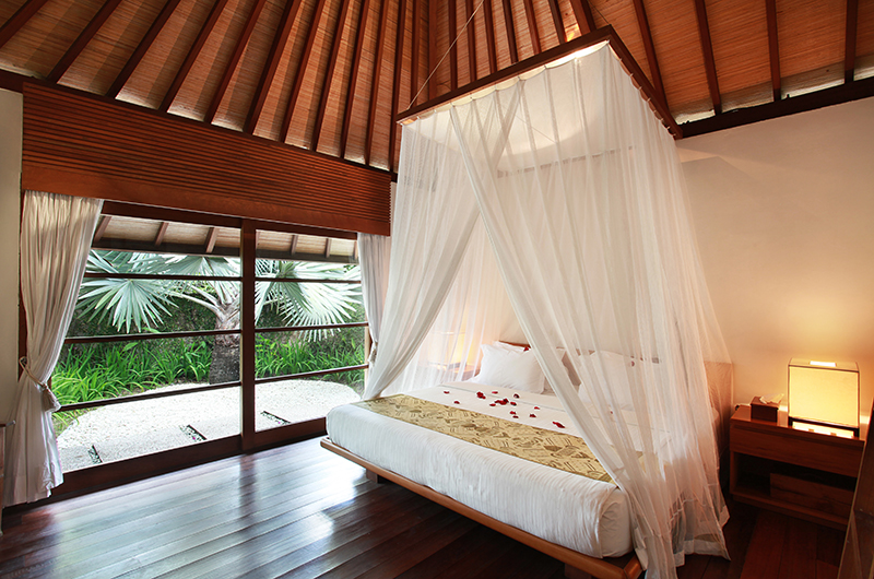 Villa Sin Sin Bedroom with Garden View | Kerobokan, Bali