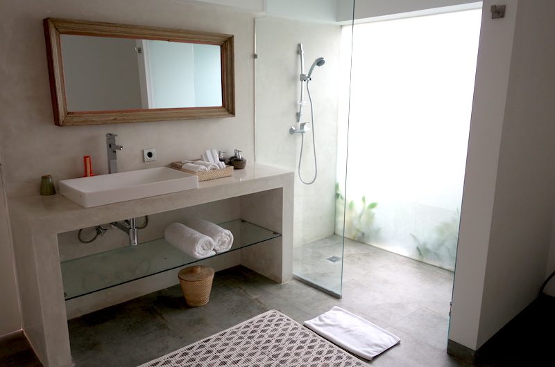 Villa Suami Bathroom with Shower | Canggu, Bali