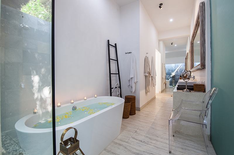 Villa Sungai Bali Villa Gold Bathtub | Tabanan, Bali Villa Sungai Bali Villa Gold Bathtub | Tabanan, Bali