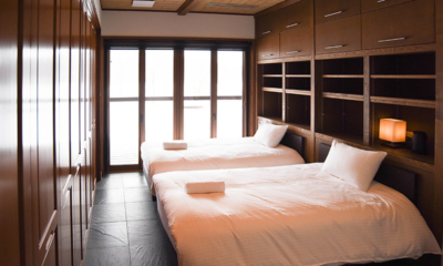 Powderhouse Twin Bedroom with Side Lamp | Hakuba, Nagano