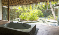 Soneva Fushi Villa 42 Bathtub | Baa Atoll, Maldives