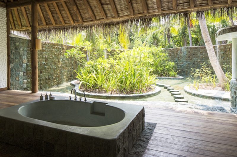 Soneva Fushi Villa 42 Bathtub | Baa Atoll, Maldives