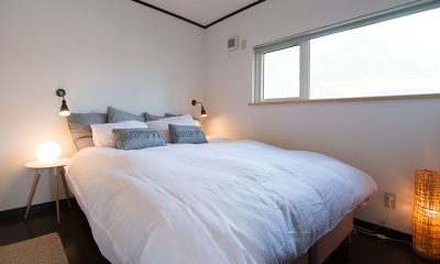 Kuma Cabin Bedroom with Lamps | Hirafu, Niseko