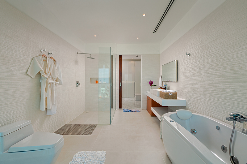 Villa Summer Estate Master Bathroom | Natai, Phang Nga