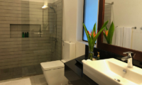 Villa Maggona Bathroom with Shower | Maggona, Sri Lanka