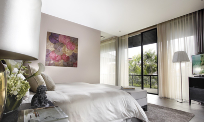 Villa Balimu Bedroom with TV and Painting | Seminyak, Bali