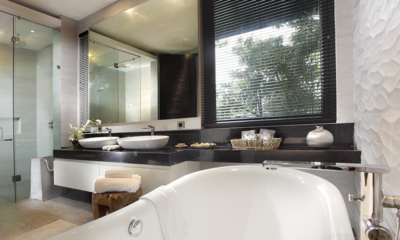 Villa Balimu En-Suite Bathroom with Mirror | Seminyak, Bali
