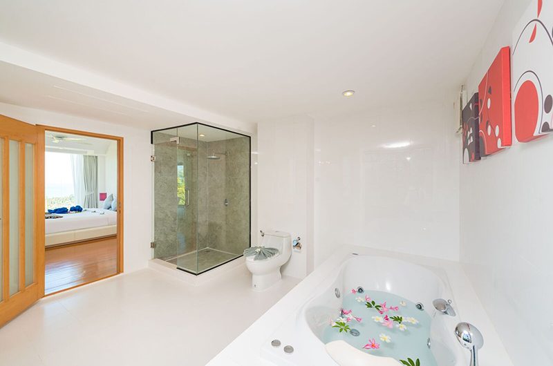 White Stone Bathroom with Bathtub | Nathon, Koh Samui