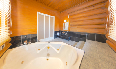 Villa Rusutsu Deluxe Villa Jacuzzi with Shower | Rusutsu, Japan