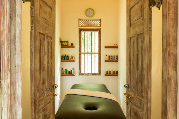 Sisindu Tea Estate Massage Bed | Galle, Sri Lanka