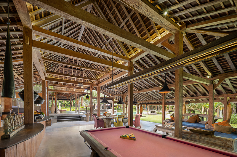 Blue Karma Villas Umalas Villa Kayu Living Area with Billiard Table | Umalas, Bali