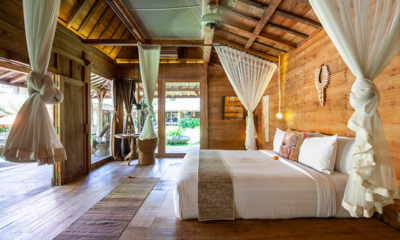 Blue Karma Villas Umalas Villa Kayu Spacious Bedroom with Wooden Floor | Umalas, Bali