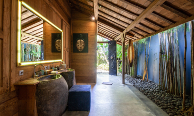 Blue Karma Villas Umalas Villa Kayu His and Hers Bathroom | Umalas, Bali