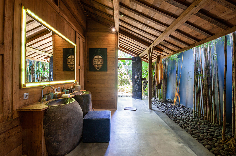 Blue Karma Villas Umalas Villa Kayu His and Hers Bathroom | Umalas, Bali