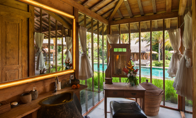Blue Karma Villas Umalas Villa Kayu Bathroom with Pool View | Umalas, Bali