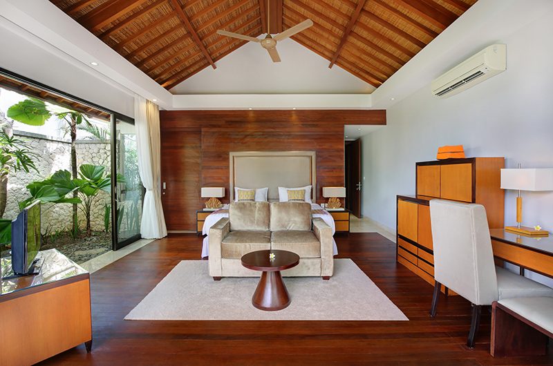 Villa Karang Saujana 1 Master Bedroom | Ungasan, Bali