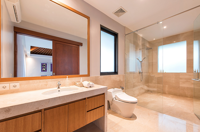 Villa Karang Saujana 2 Bathroom | Ungasan, Bali