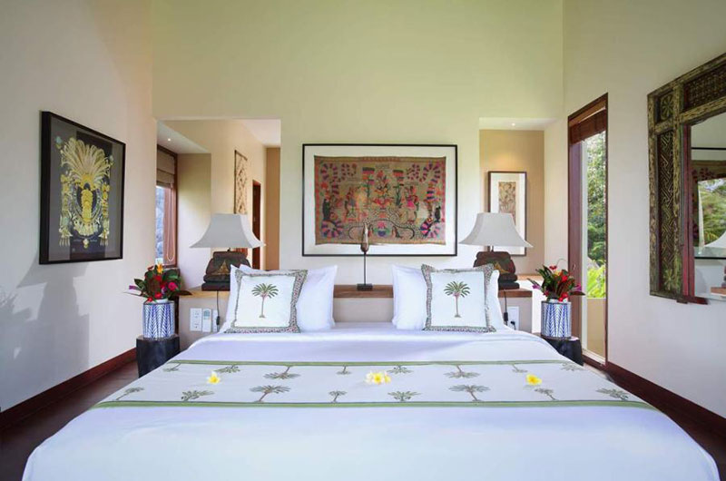 Villa Palem Bedroom with Paintings | Tabanan, Bali